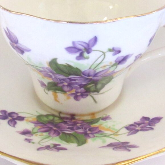 Clare English Bone China Tea Cup and Saucer Vivacious Violets, Gold Gilt H223 - Picture 2 of 5
